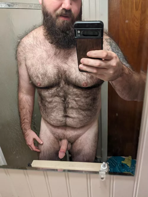 Who wants to cum get in the shower with me? 😏😈