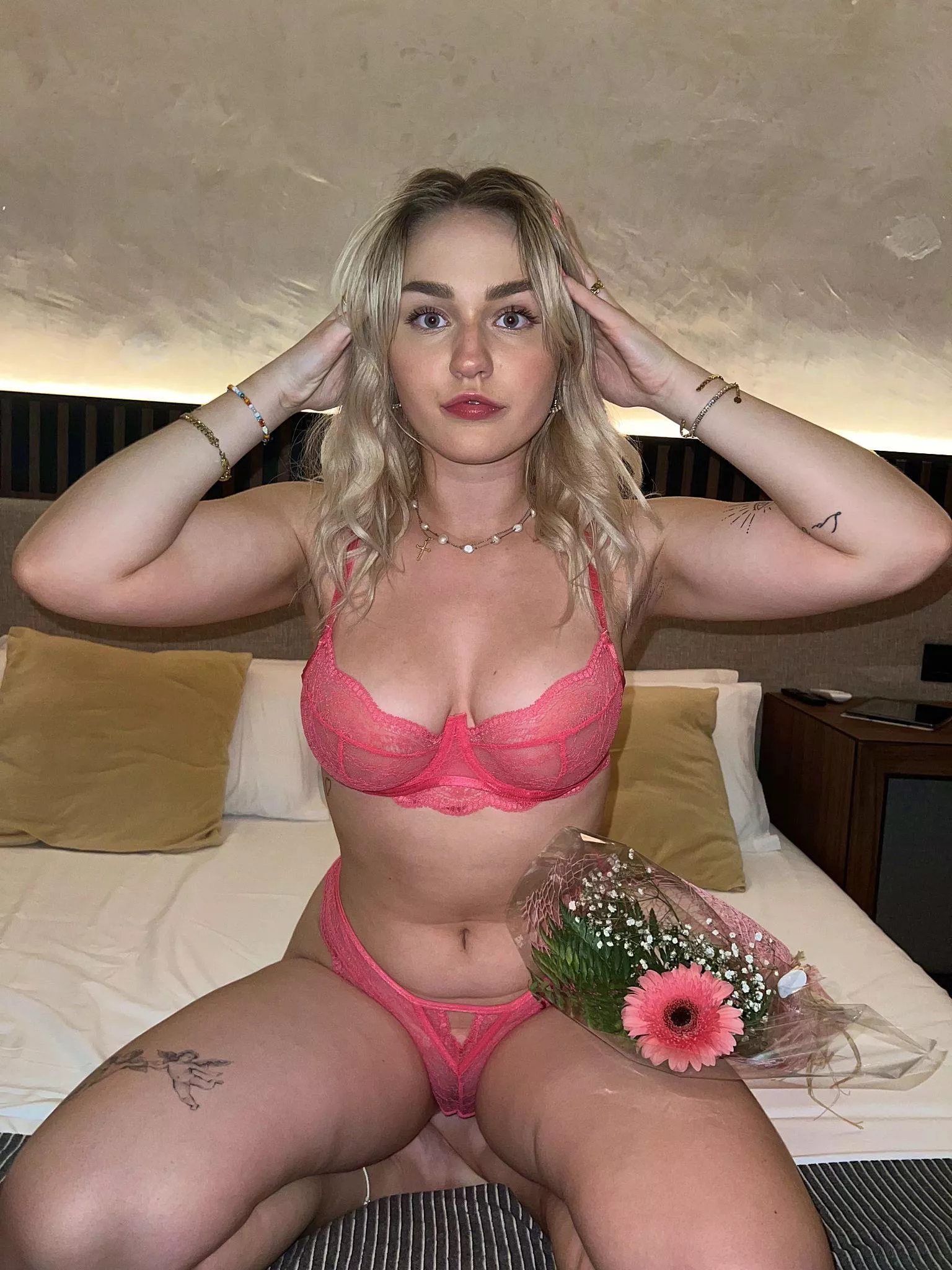 Women just need flowers, easy as that