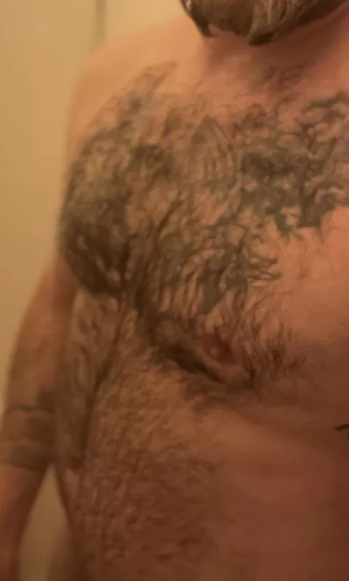 Bear thicc bod. Who wants to cuddle?