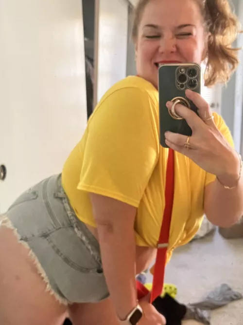 Feelin cute in my Halloween costume 🥰