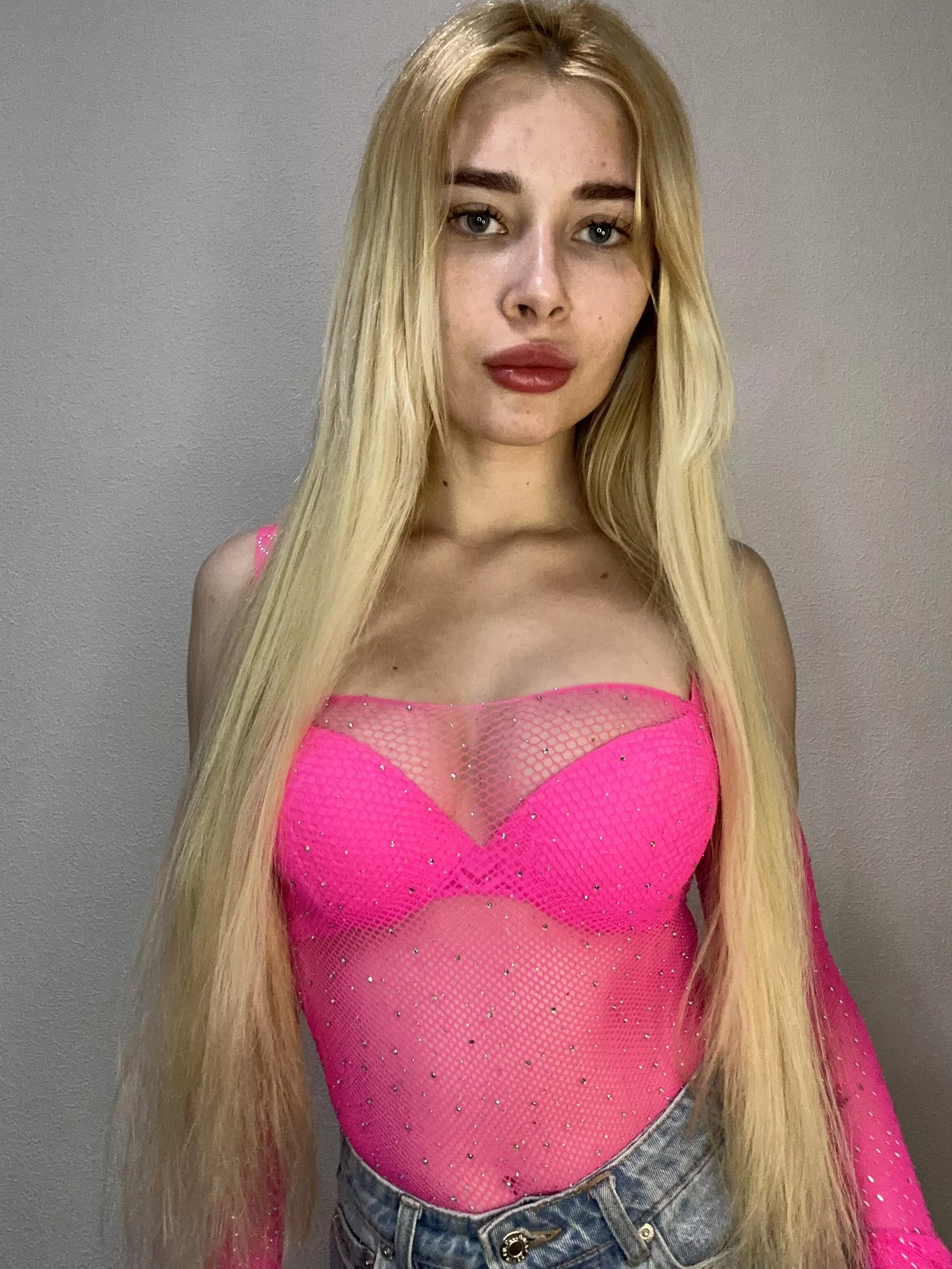 fishnets are so sexy with everything