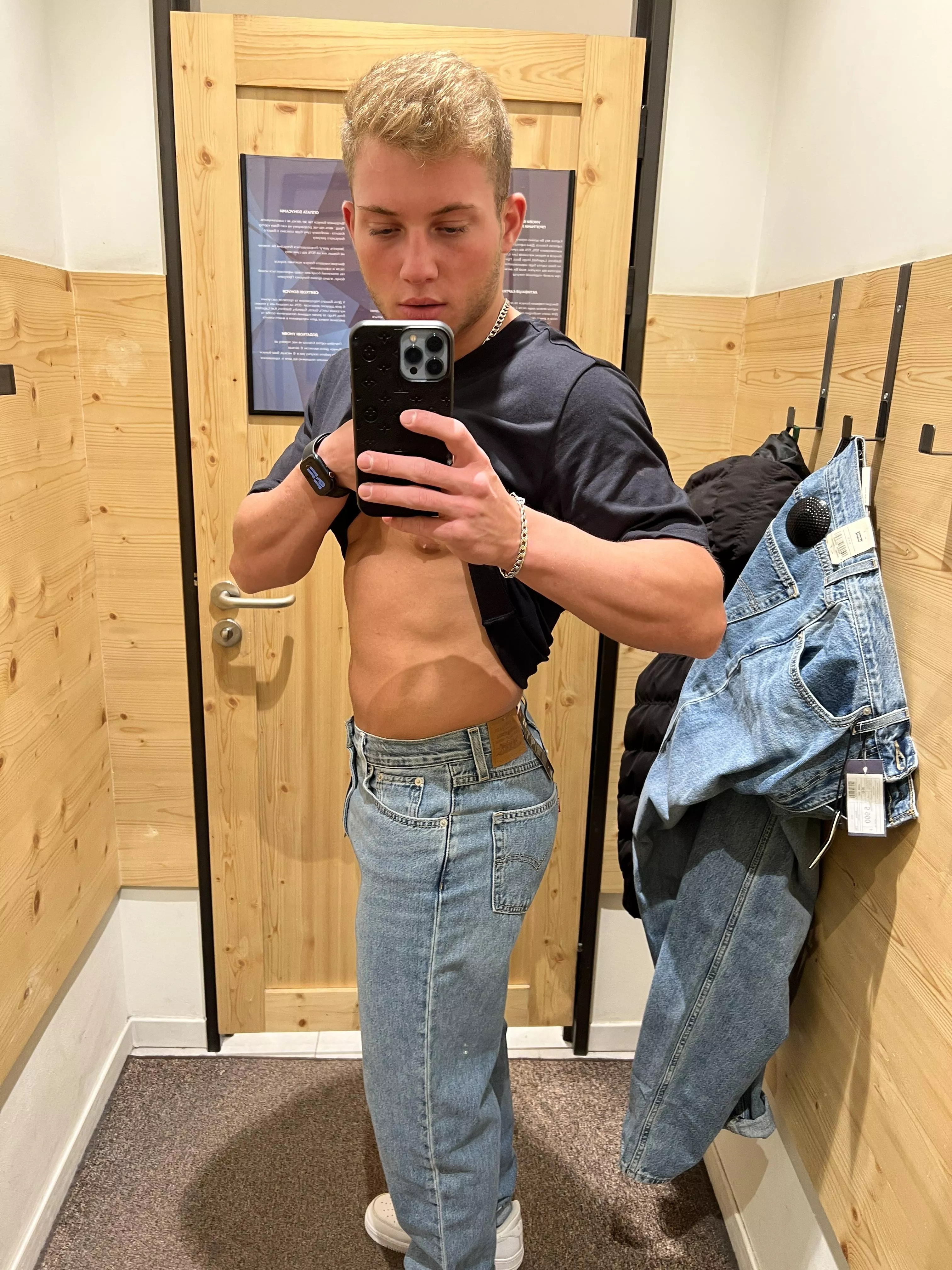 Form assessment in the fitting room Form assessment in the fitting room