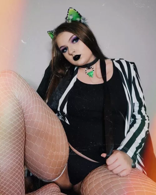 happy howl-o-ween from the pup ghost with the most! 💚