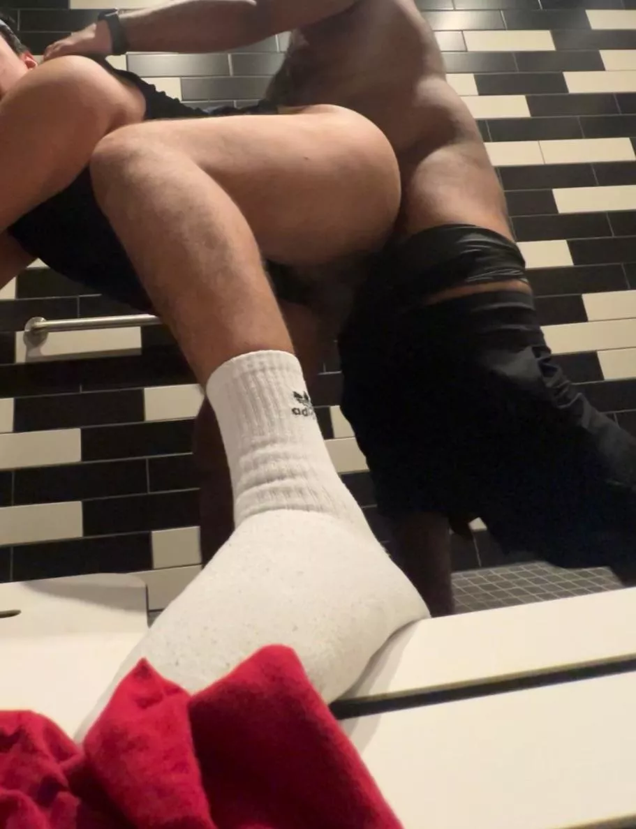 He invited me into his shower stall after I was done with my workout… how it ended up