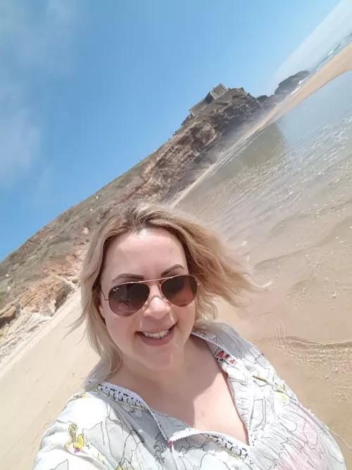 Hi there! Can I get you a drink?