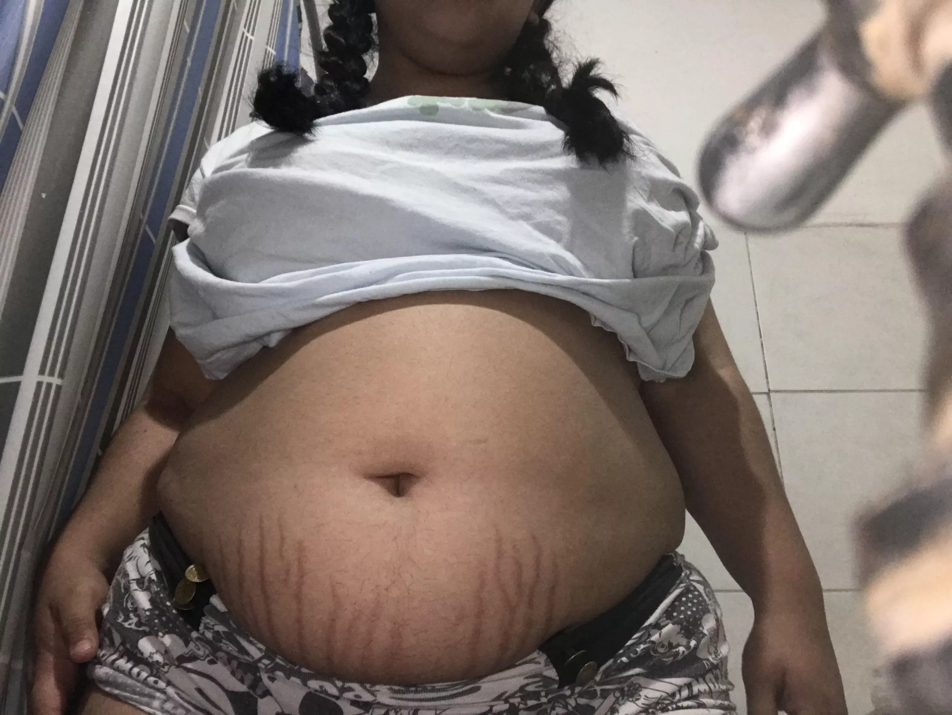 My belly is going to explode!!! And my stretch marks are getting bigger and bigger!!! I love eqt🥵🥵