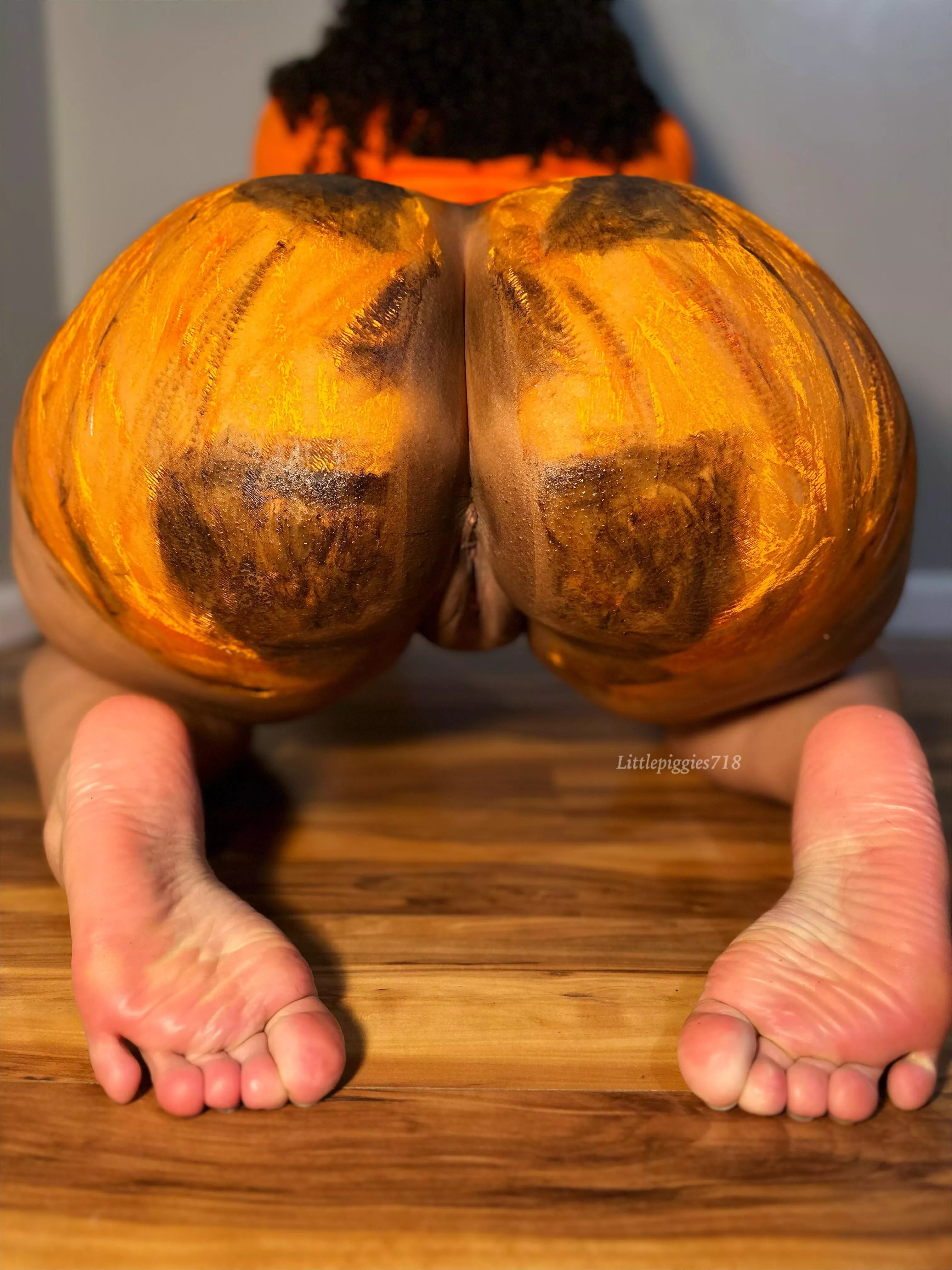 Put you face in my pumpkin ass