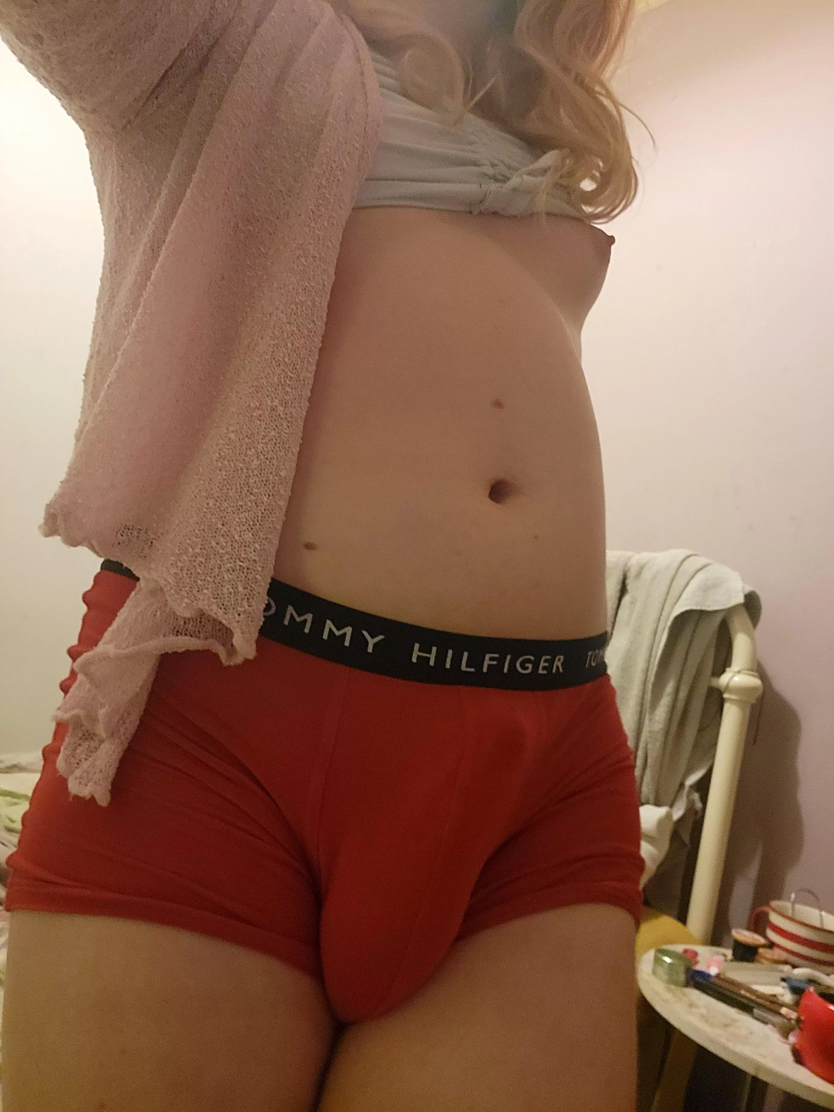 Titty out, dick perfectly hidden 🤭