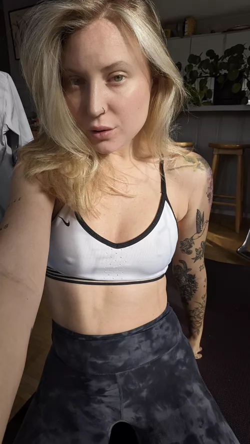 Workout ready 💪🏻☁️ [F] 25