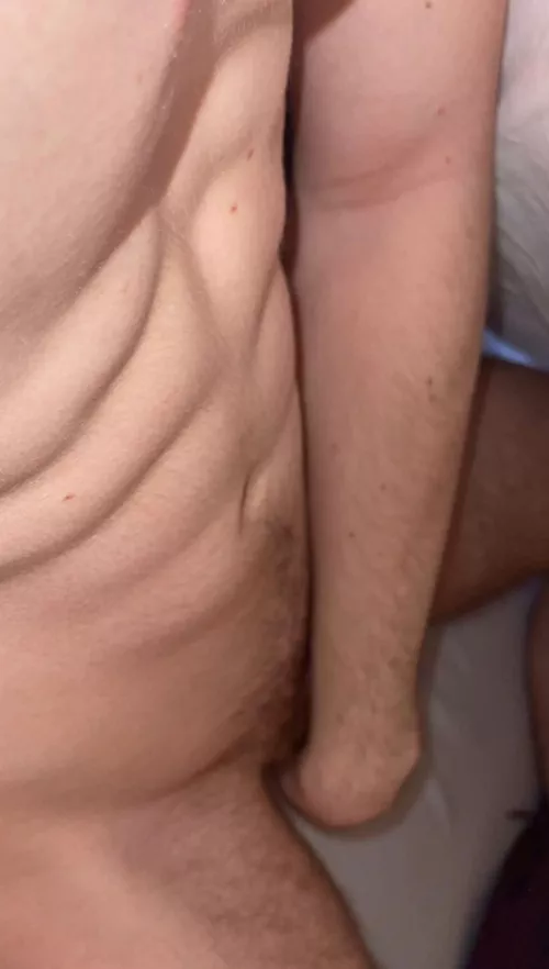 24 I just woke up, anyone wanna show me his muscles?