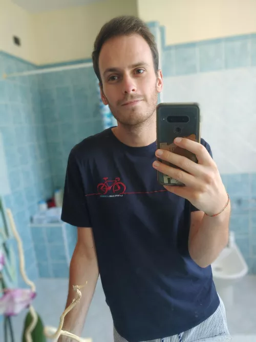 [25] Even though I post quite a lot of NSFW pics, I rarely like my body and find myself truly attractive: internal judgement and body dismorphia suck. But on this subreddit everyone is so kind, I'm always happy to share here :) So, here's a rare pic of