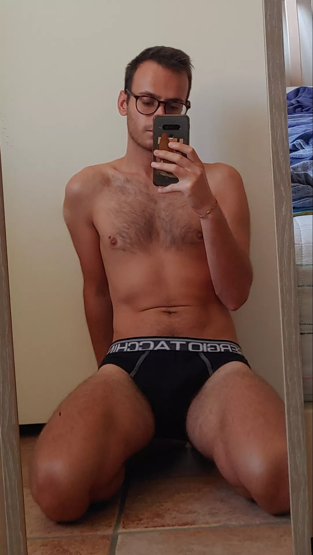 [25] POV: You enter in my room and see me taking this pic. What do you do?