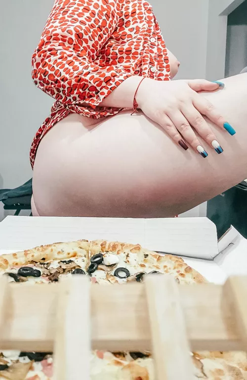 Big ass needs your kisses