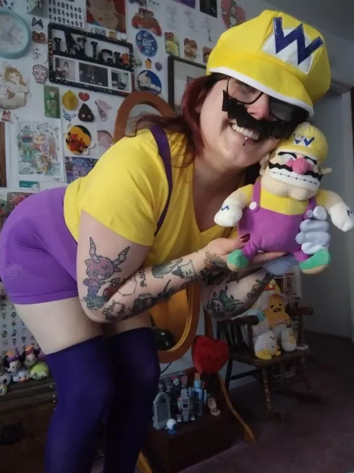 can I get a WAH in the chat? 💜 [enby]