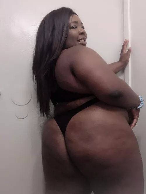 Curvy in all the right places ☺️