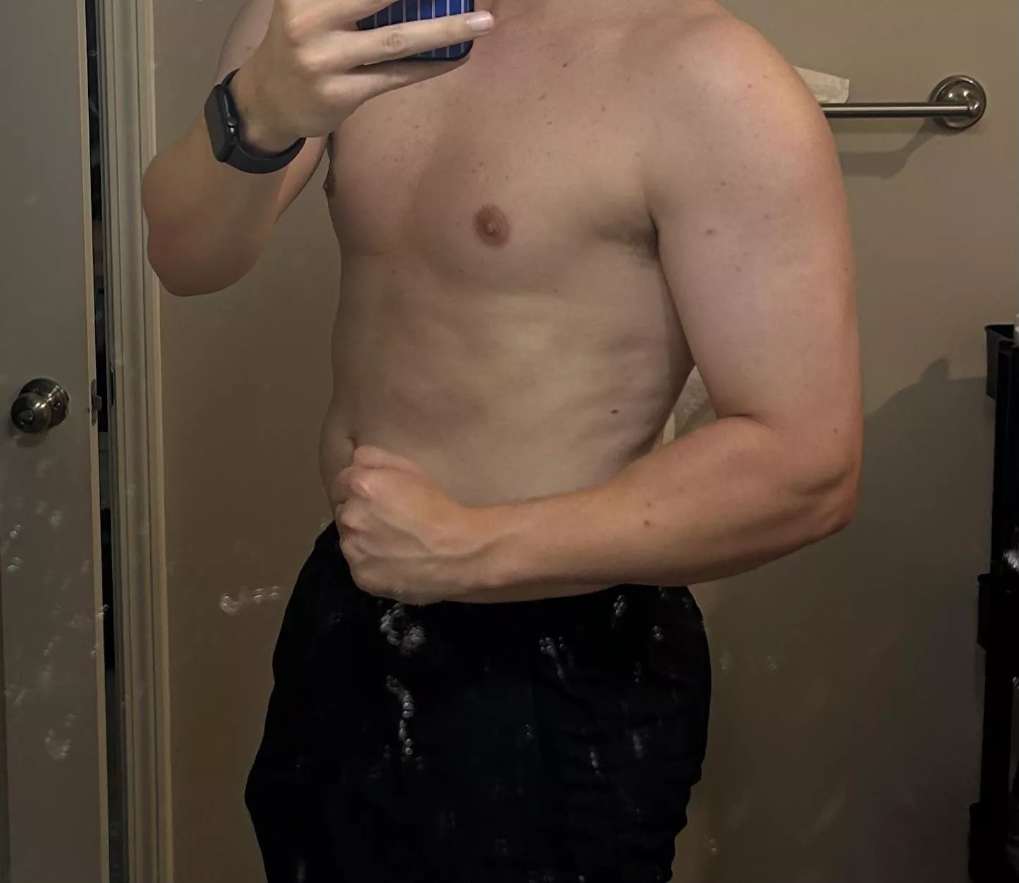 Embracing the bulk as the weather gets cold! (M)