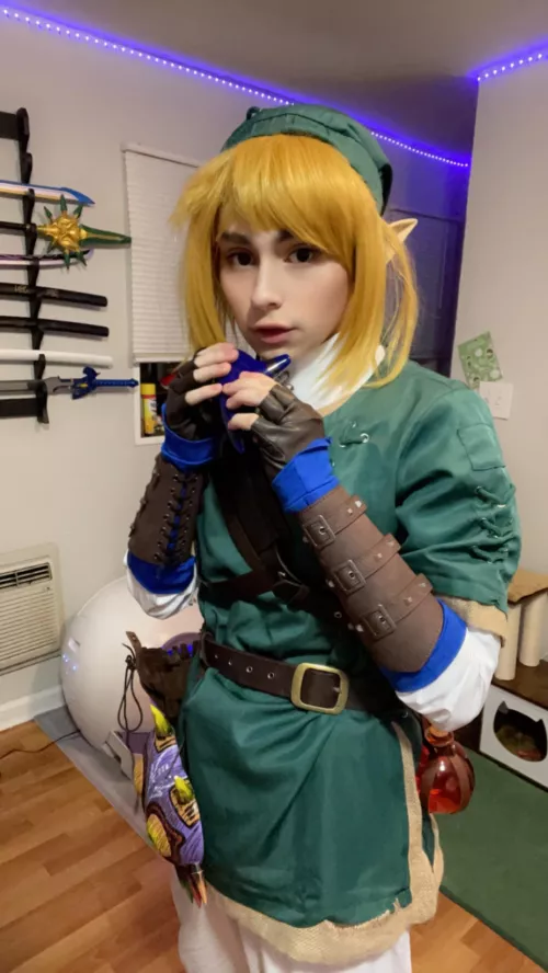 Guess what my Halloween costume is (wrong answers only)