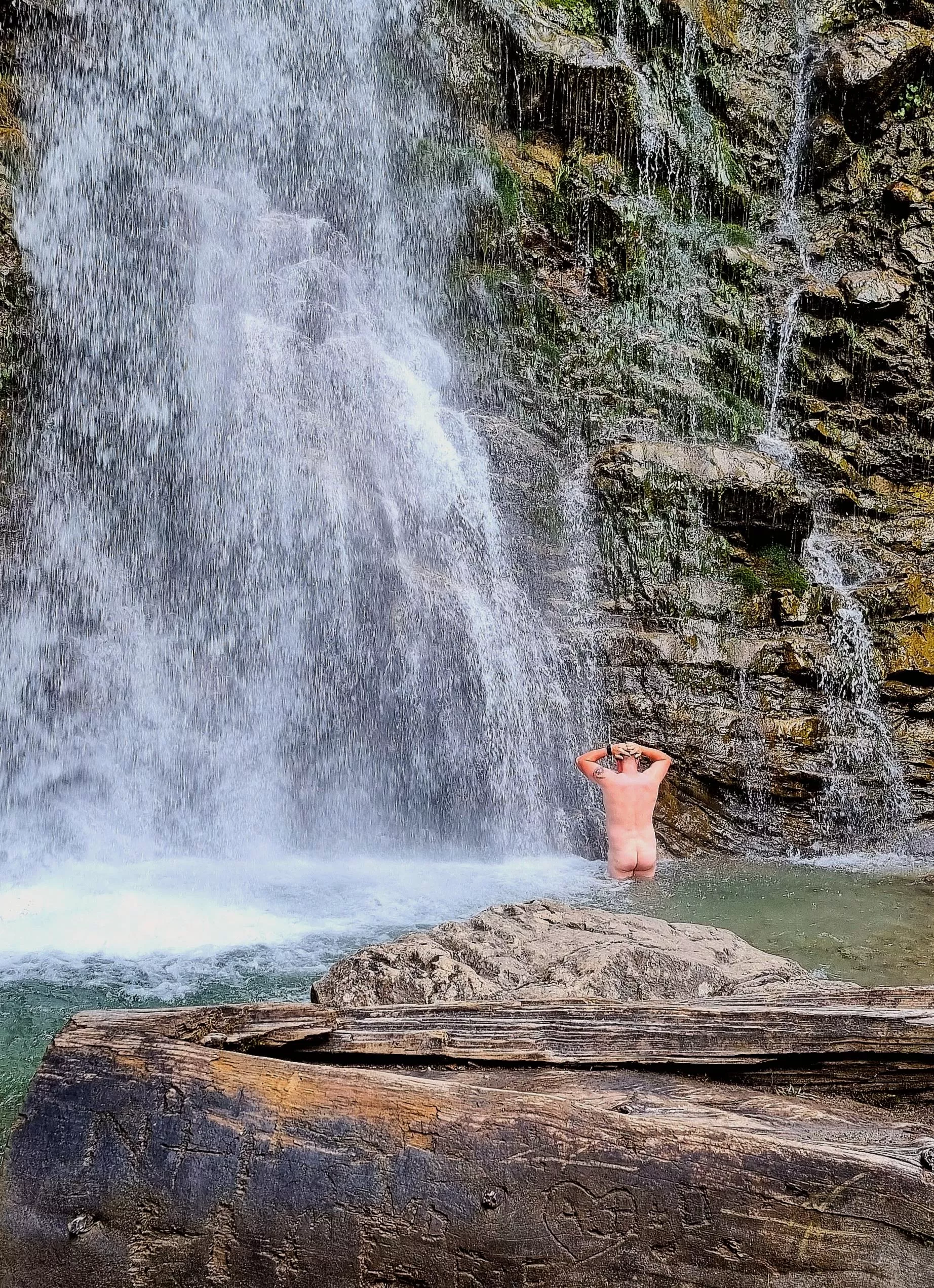I took a shower under the Waterfall