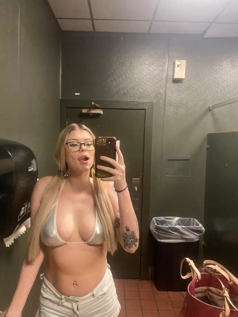 If I was your manager could I peg you on break 🙈🥵🍤