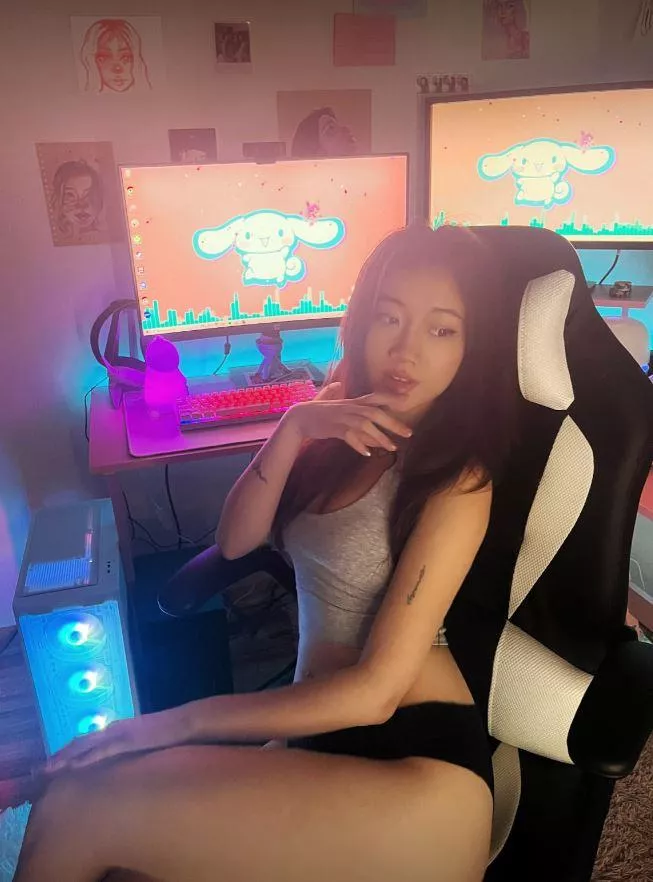 I’m so bored at work, come and save me.