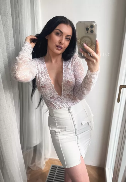 Is this inappropriate outfit for the office? 🤭