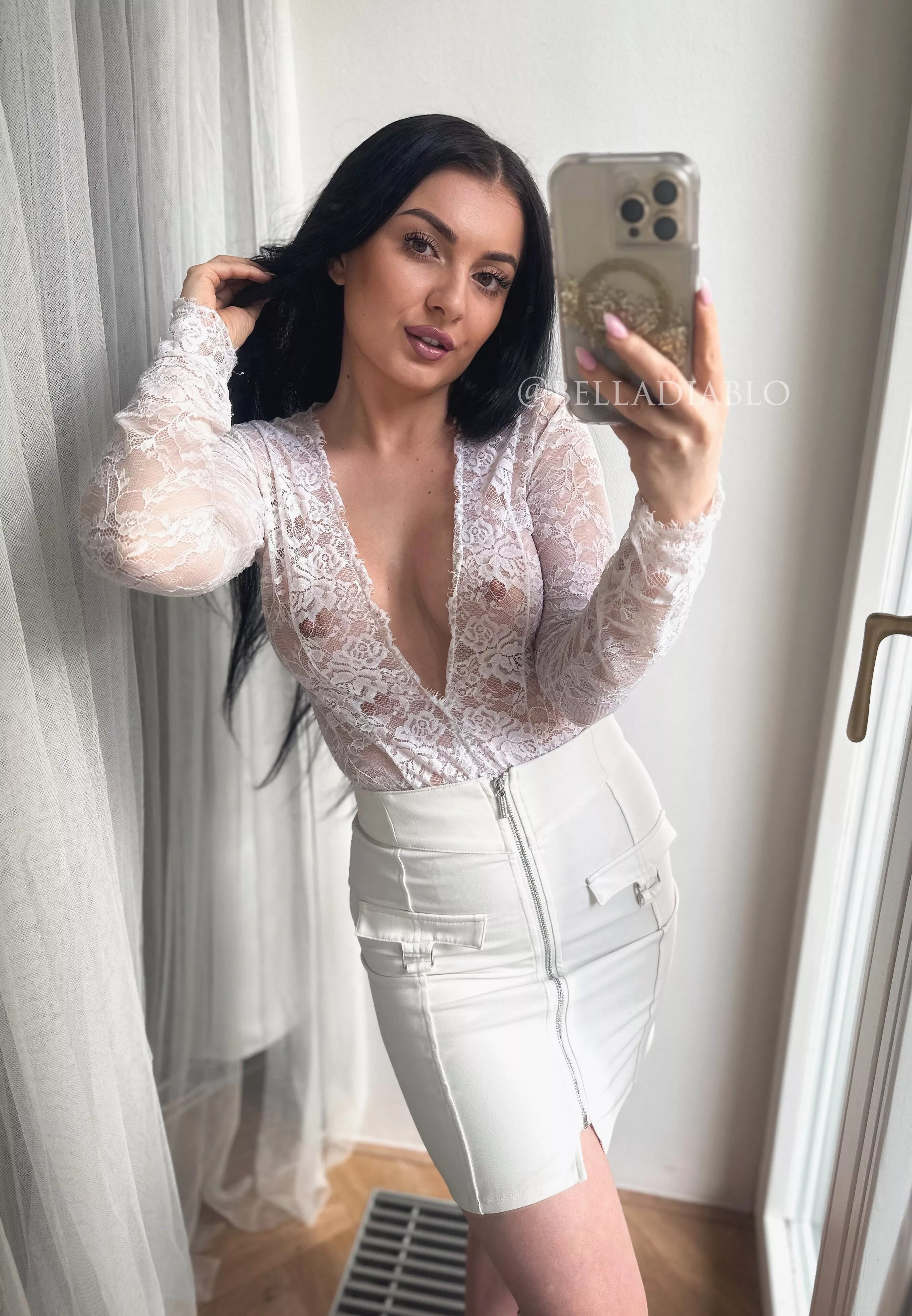 Is this inappropriate outfit for the office? 🤭