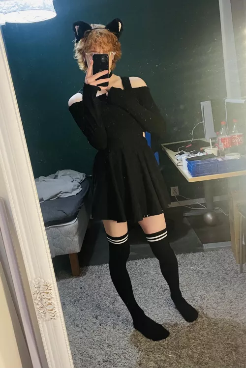 Say Hi if you think i look good in a dress