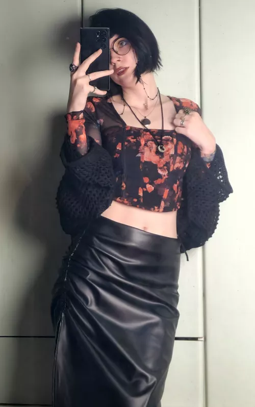 Should i cane to the first date like this