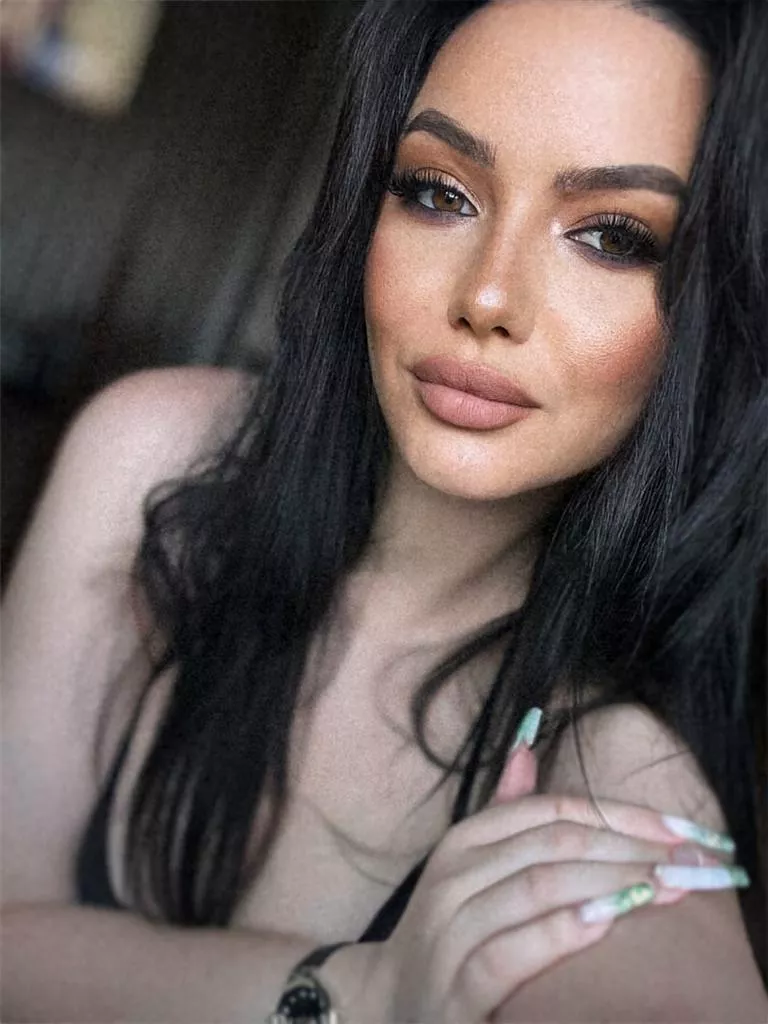 sweet kisses for you https://www.myfreecams.com/#IdaRose