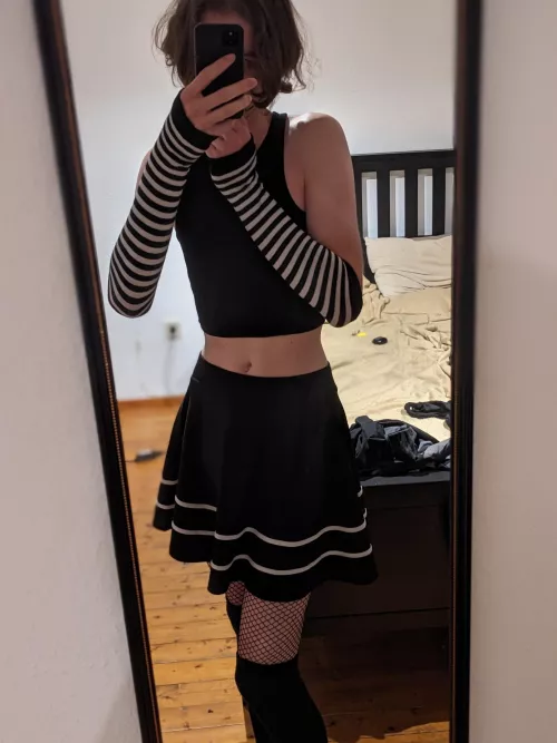 This is what 5G waves do to your sons!