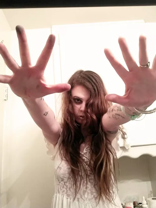 You're a Zombie for Me: braindead, desperate and insatiable. 🧟