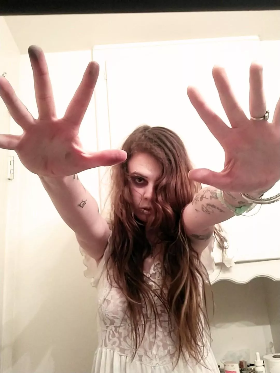 You're a Zombie for Me: braindead, desperate and insatiable. 🧟