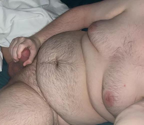 19 yr old cub looking for older man