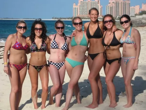 [7] college bikini babes