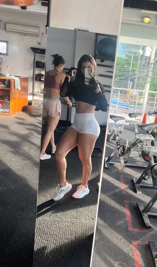 Are girls with thick thighs your type?