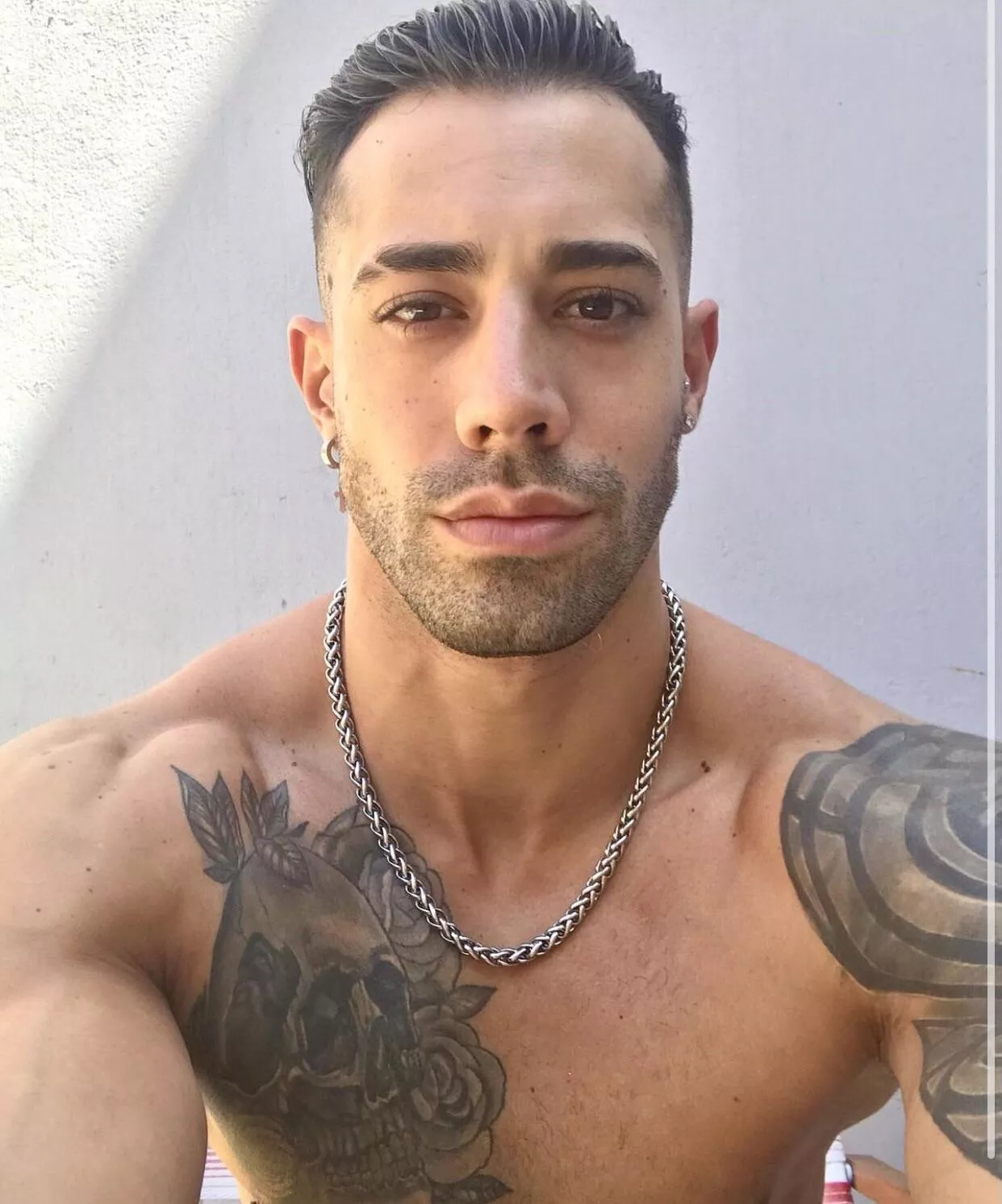 Do I look like a bad boy in this photo? π Do I look like a bad boy in this photo? π