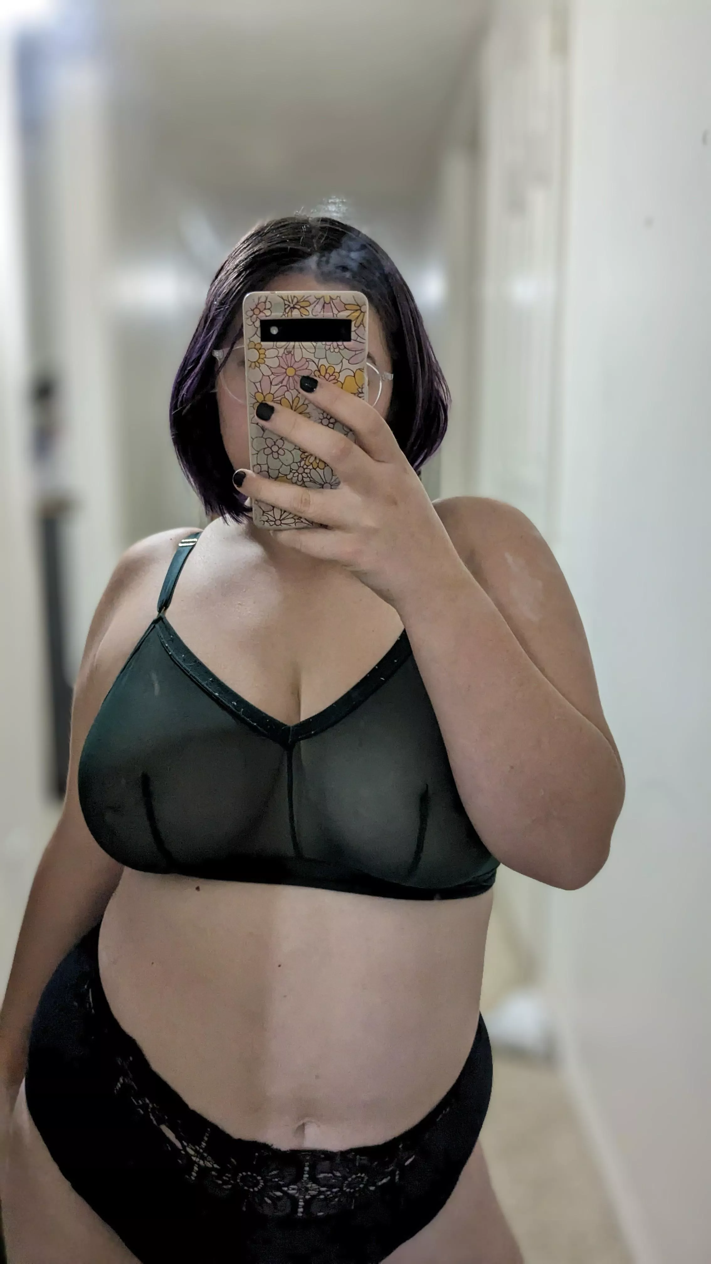 Give mommy a kiss goodnight 💋