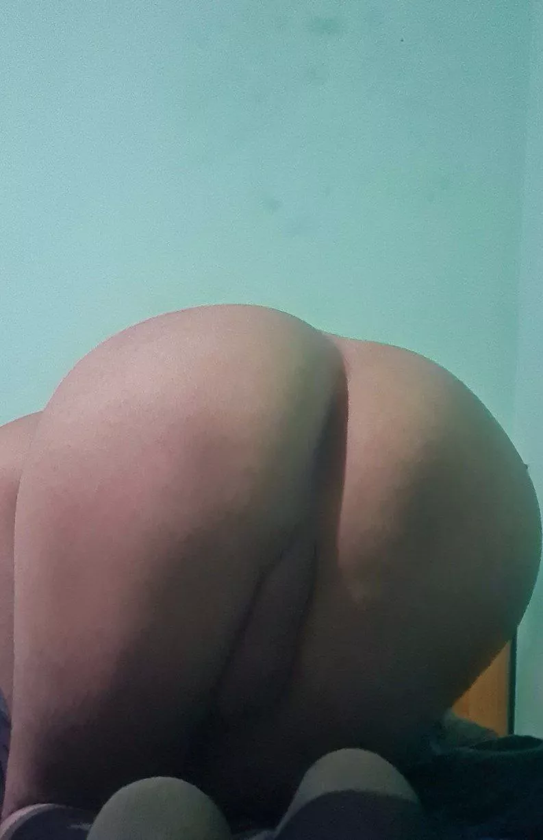 I dare to kiss between the cheeks 😖