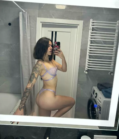 I need a daddy to tell me what to do 😋💘🥵