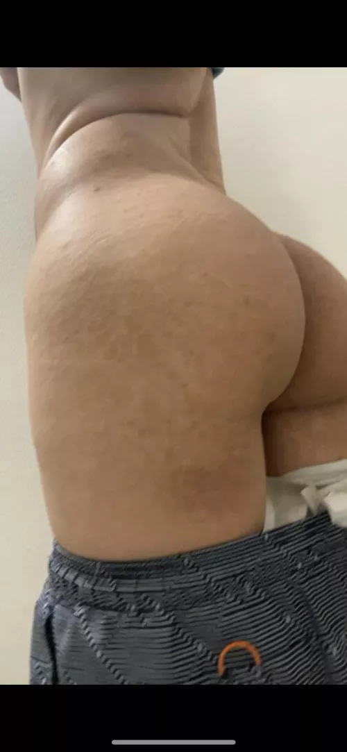 I’ve been told I have a cute butt 😳 what do you think 💕(19)