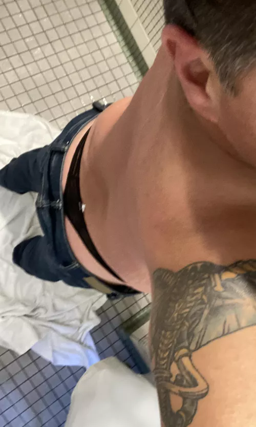 Just a little peek 🫣