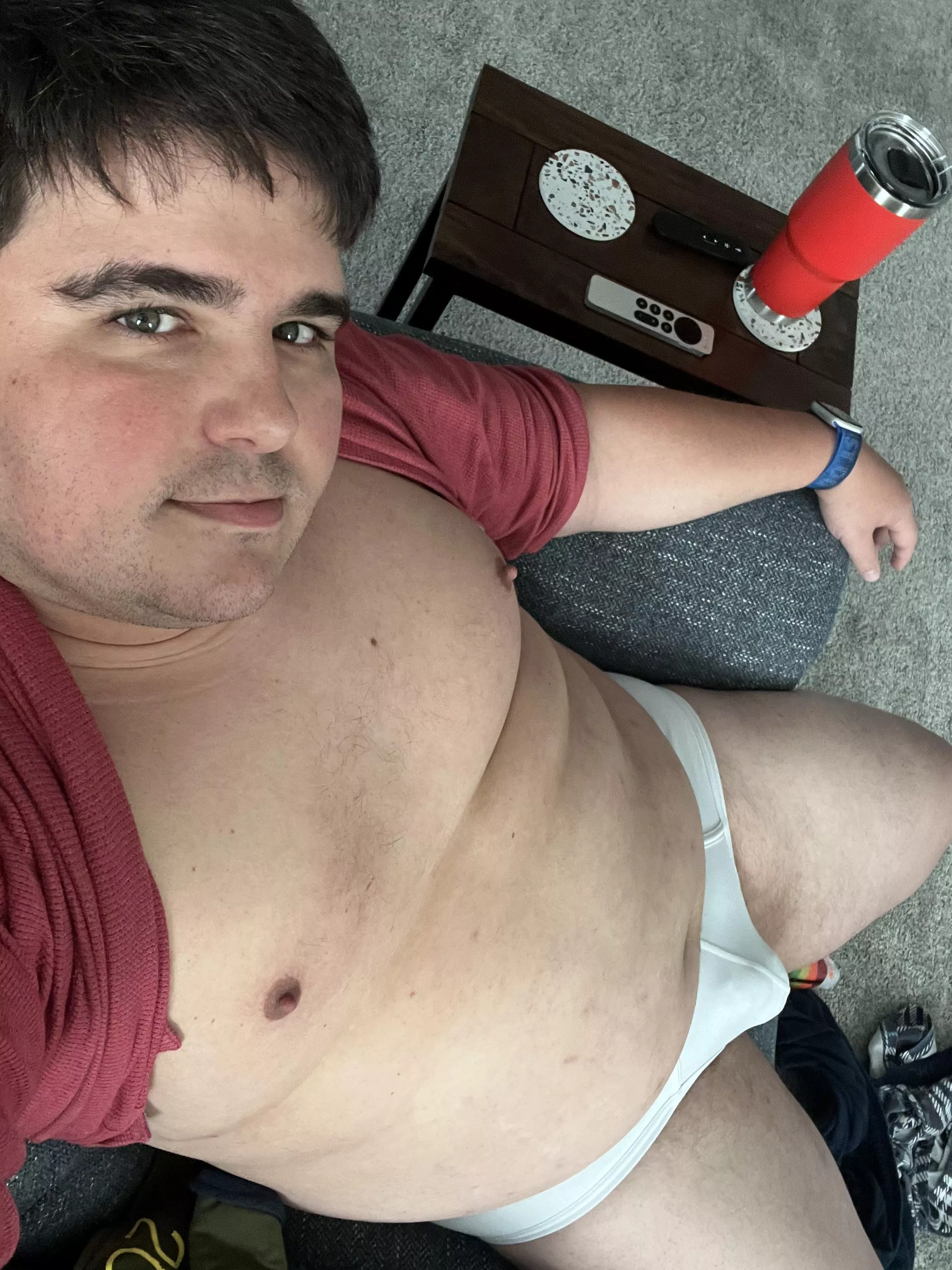 Just lounging…Anyone up for chat? Feel free to say hi