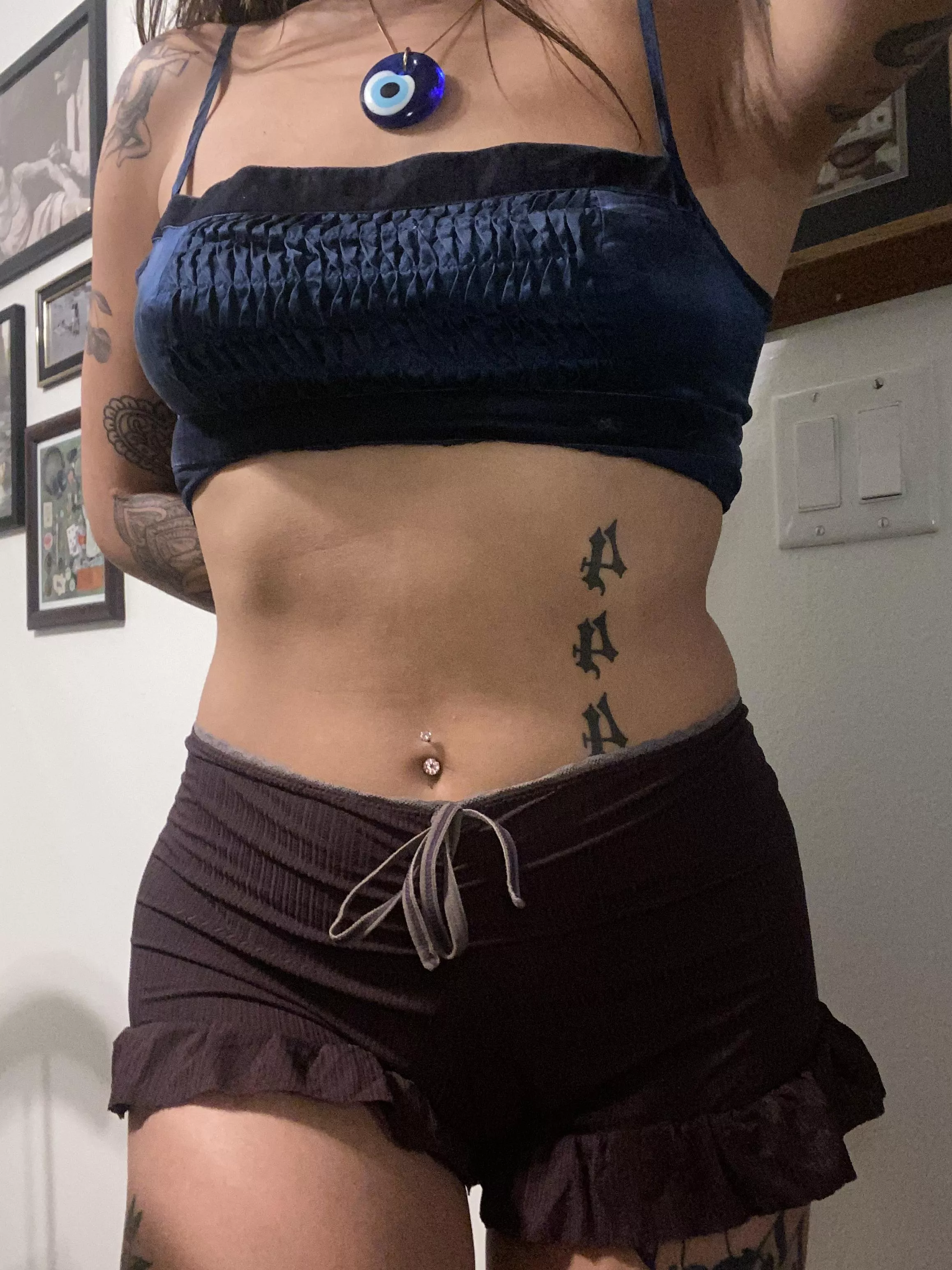 love my belly being out in this crop top