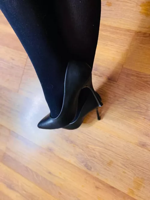 My fav noir heels