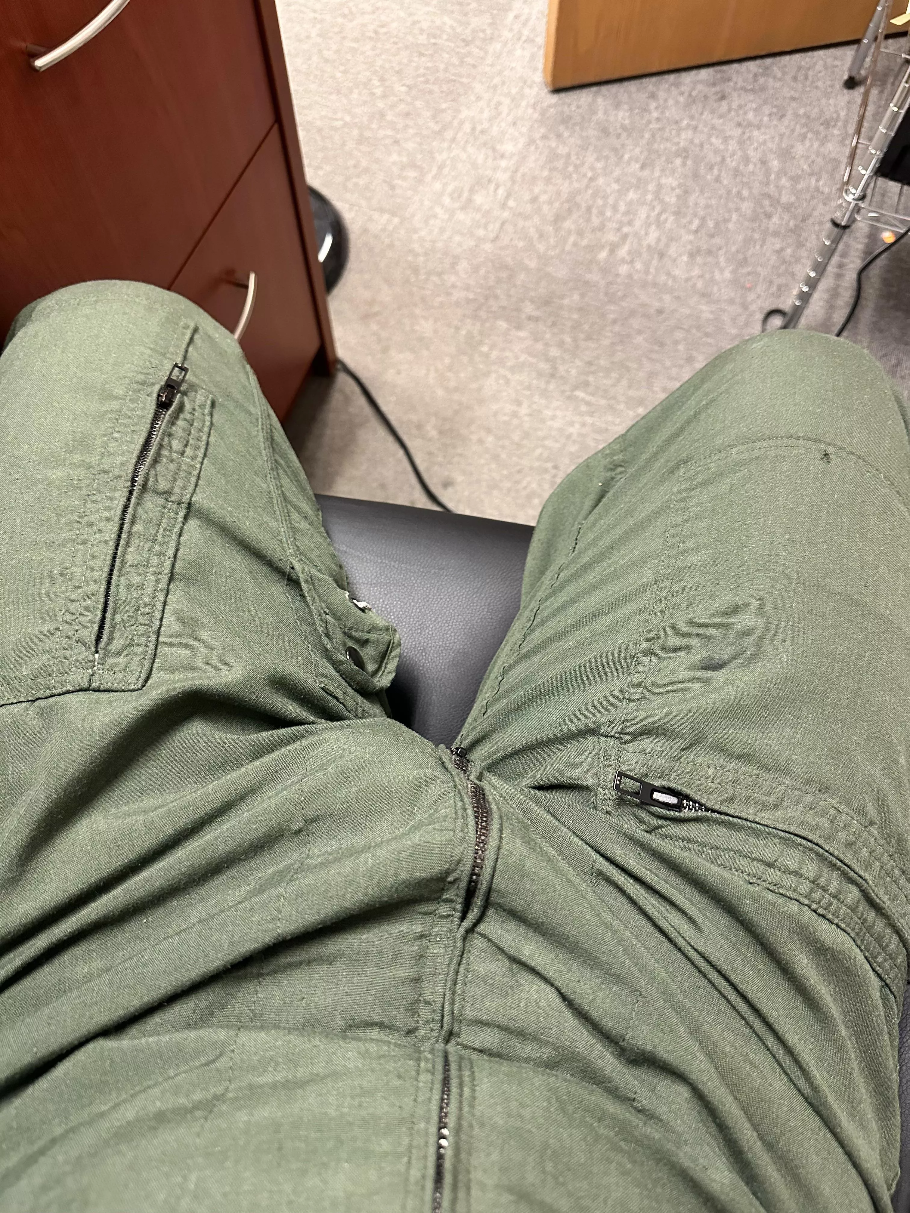 Quick play before I fly? Which hole will you let me use?