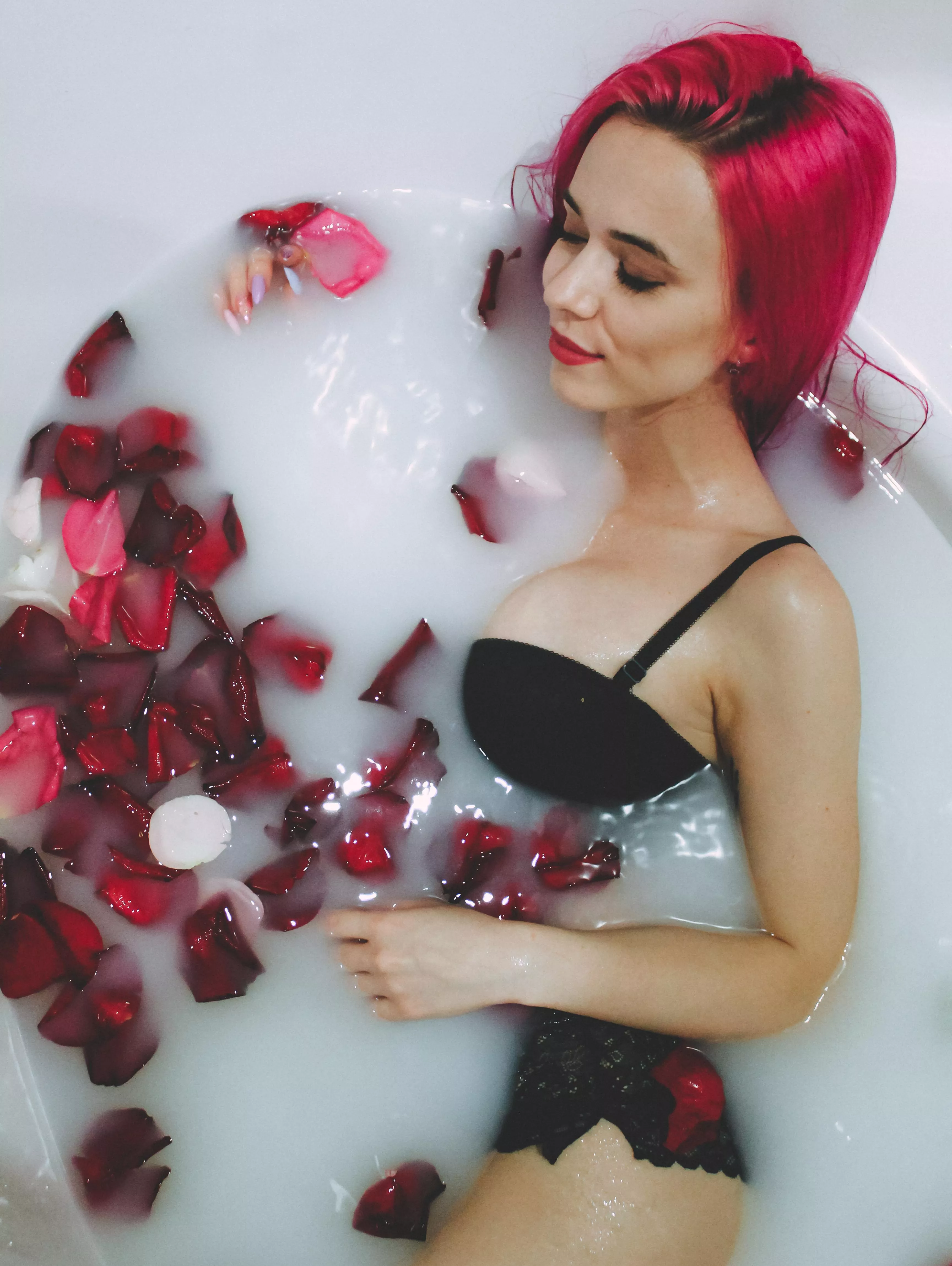 So nice bathtime, so relaxing and romantic
