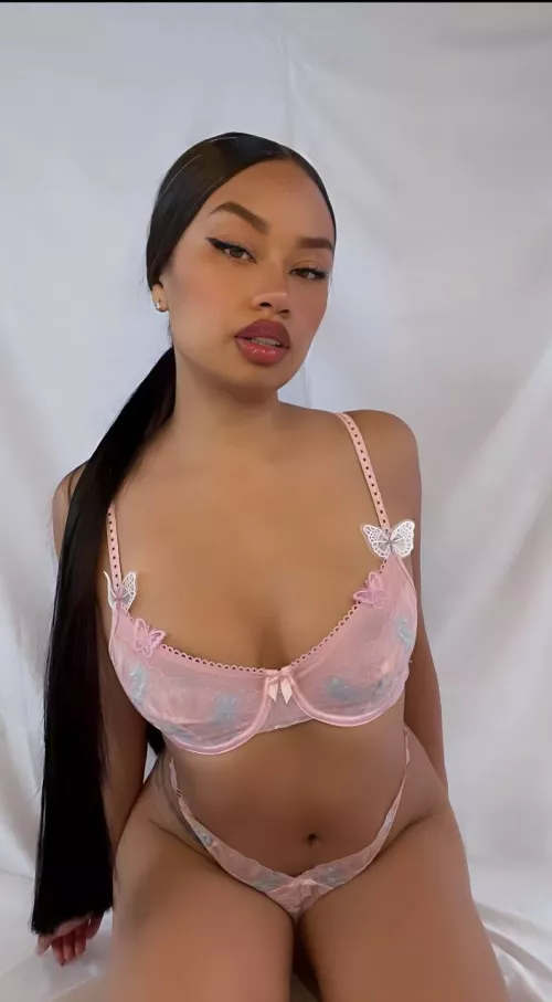 This Latina just turned 19, smash or pass?