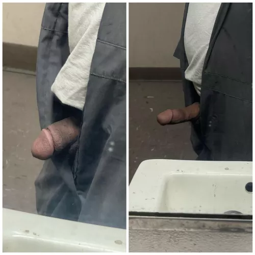 Would you suck this mechanic cock 👨🏽‍🔧👀😏