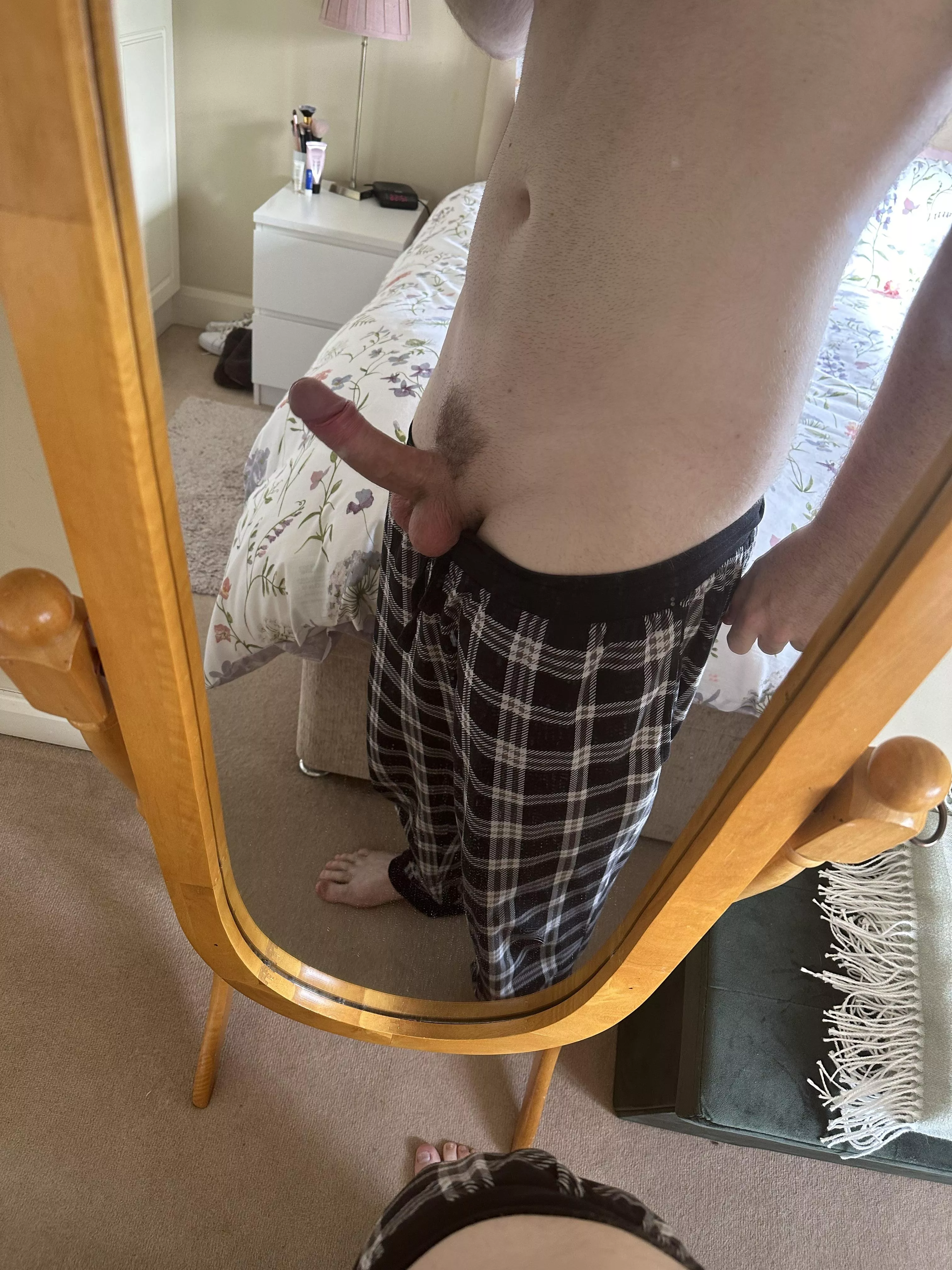 [18] Morning wood <3