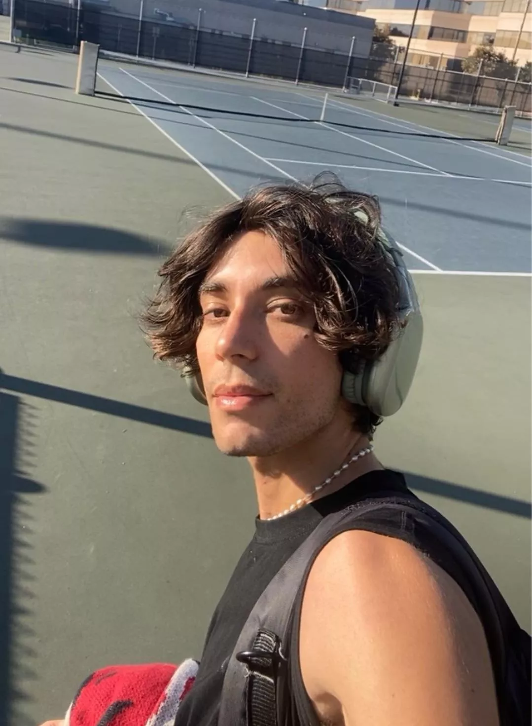 20. Wanna make new friends . Hmu